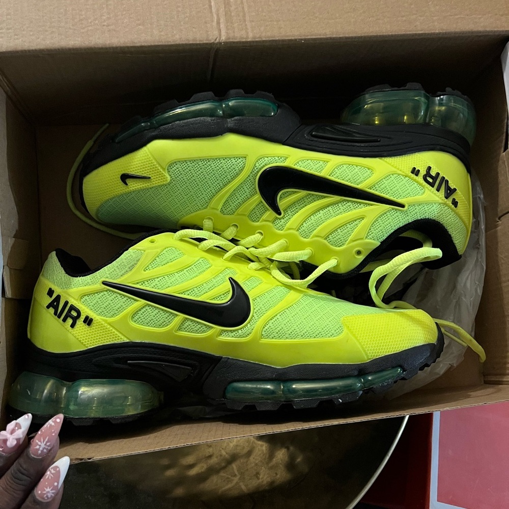Nike Air Volt Green Sneakers with Black Details